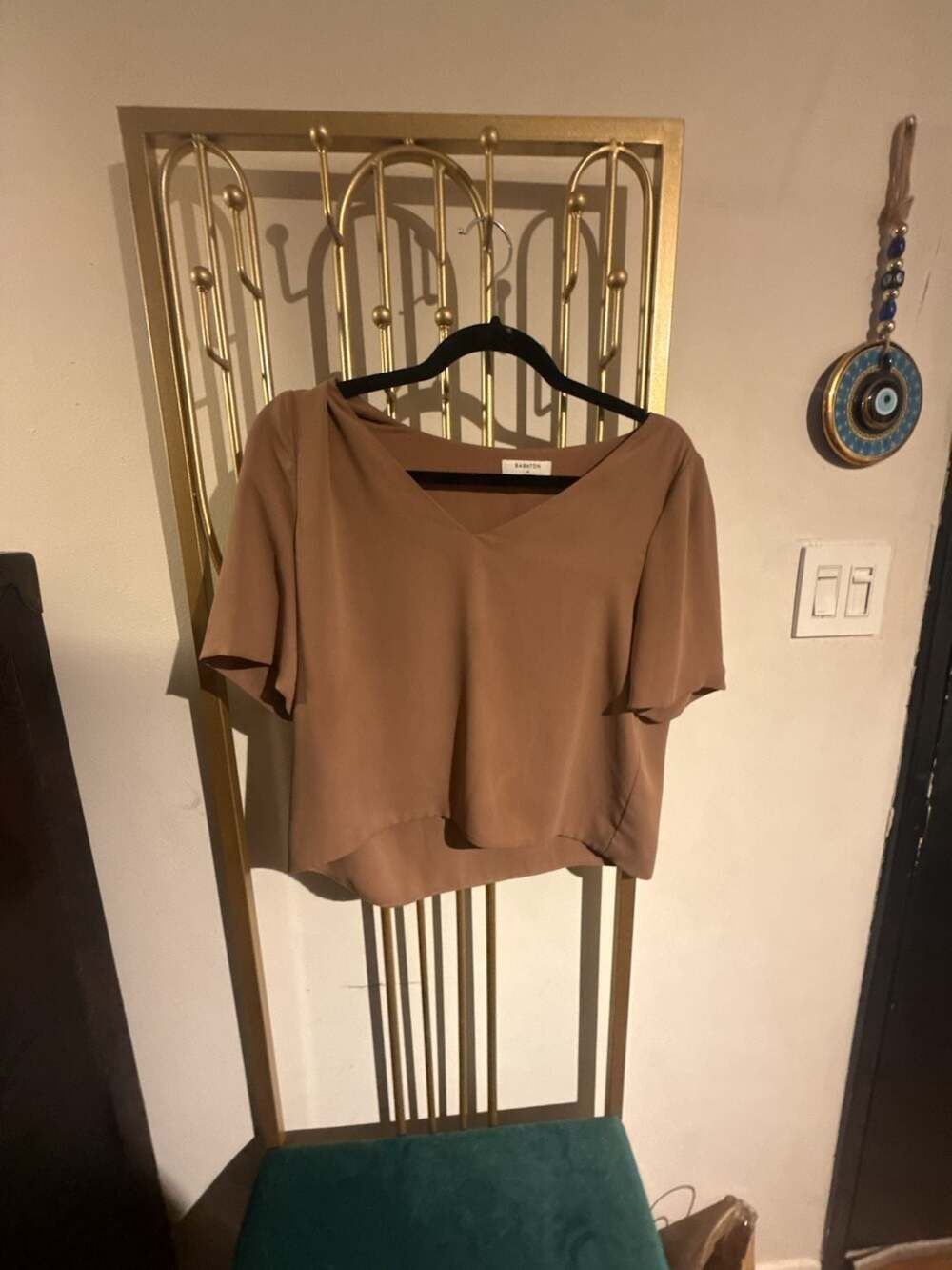 Babaton Randy Blouse Size M Brown Short Sleeve V-Neck Top